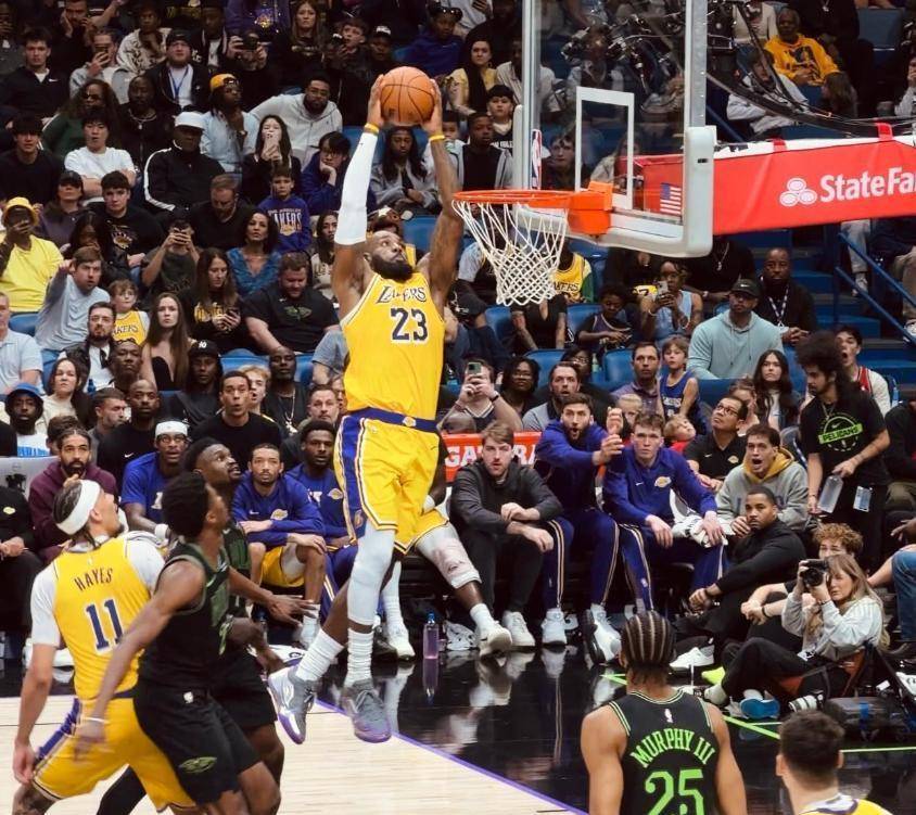 开元棋牌官网关于里程碑夜洛杉矶湖人防线松动西亚卡姆在澳大利亚队比赛中刷新纪录，尼斯回应争议备战西甲瞬间刷屏的信息